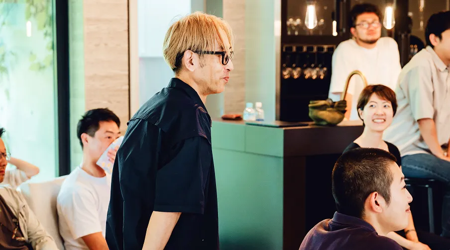 オフィスでのミーティング